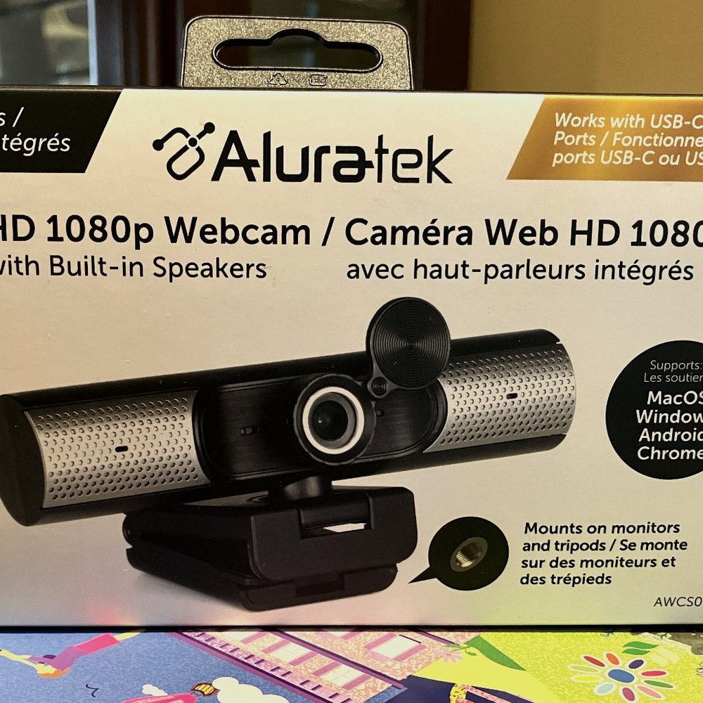 Webcamera with Built-in Speakers
